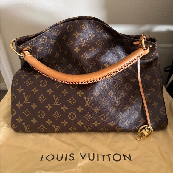 Louis Vuitton Handbags - Louis Vuitton Artsy Brown Monogram Shoulder Bag with Natural Leather Trim